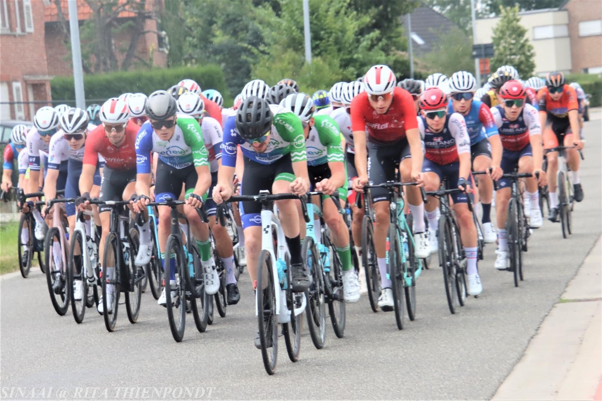 Een weekendje koersen in België voor het Elite/belofte team van WWV