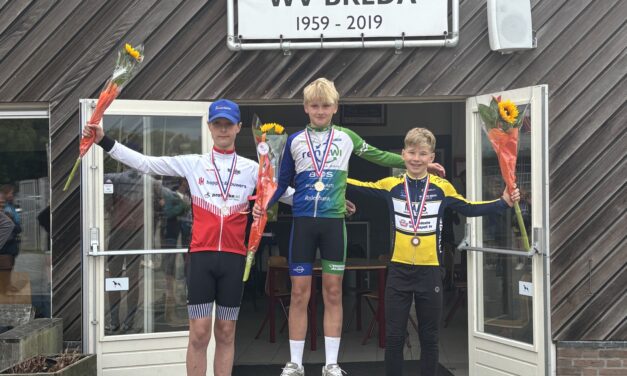 Podium plaatsen voor jeugd WWV in Breda